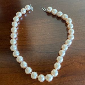 Champagne colored costume pear necklace